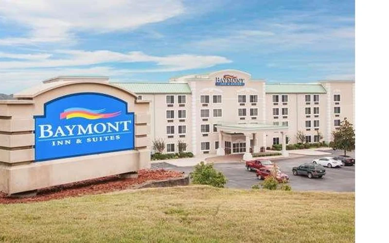 Baymont by Wyndham on Lake Hamilton, a budget lakeside hotel in Hot Springs, Arkansas