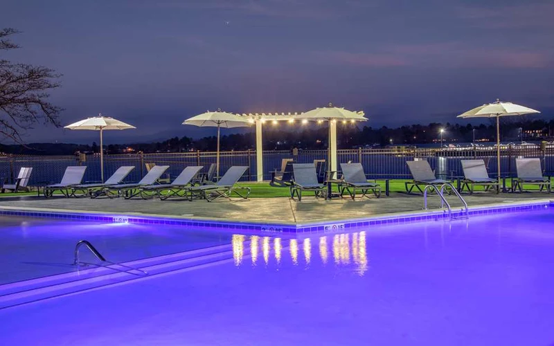 DoubleTree by Hilton on the Ouachita River, a riverside hotel in Hot Springs, Arkansas