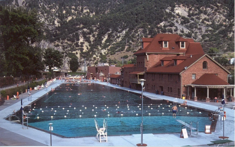 Hanging Lake Inn budget hotel a short drive from the hot springs in Glenwood Springs, Colorado