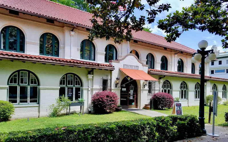 Hotel Hale, the 1892 bathhouse hotel with thermal water in every room in Hot Springs, Arkansas